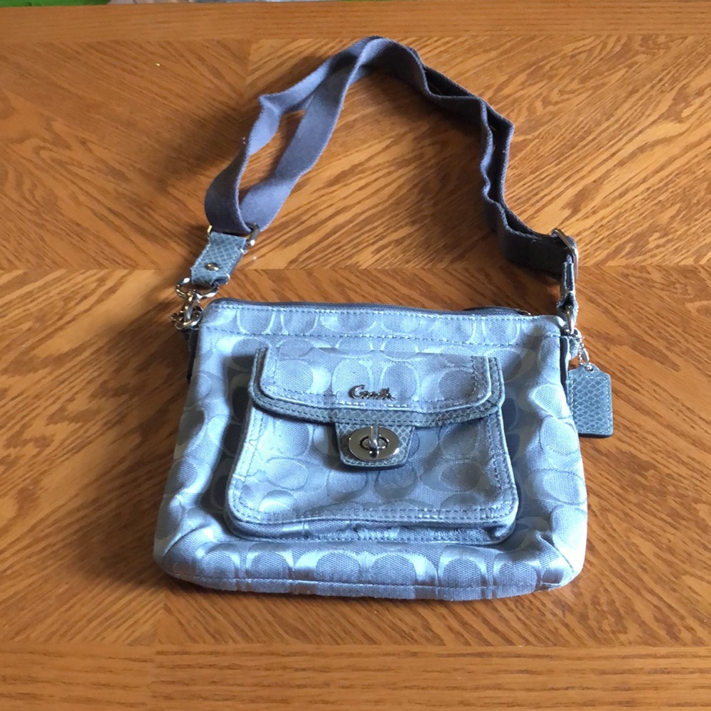 MOVING SALE NO HAGGLING WOMEN AUTHENTIC COACH GREY CROSSBODY BAG